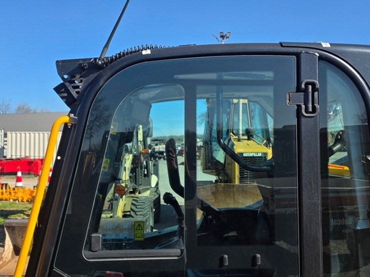 2024-jcb-215-image-28