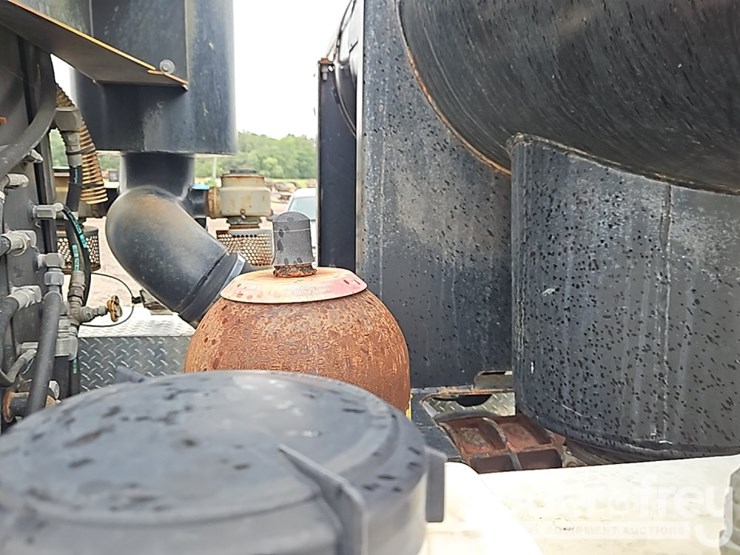 2004-international-7400-image-27