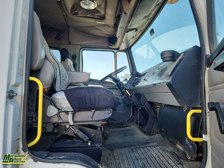 2006-international-durastar-4300-image-24