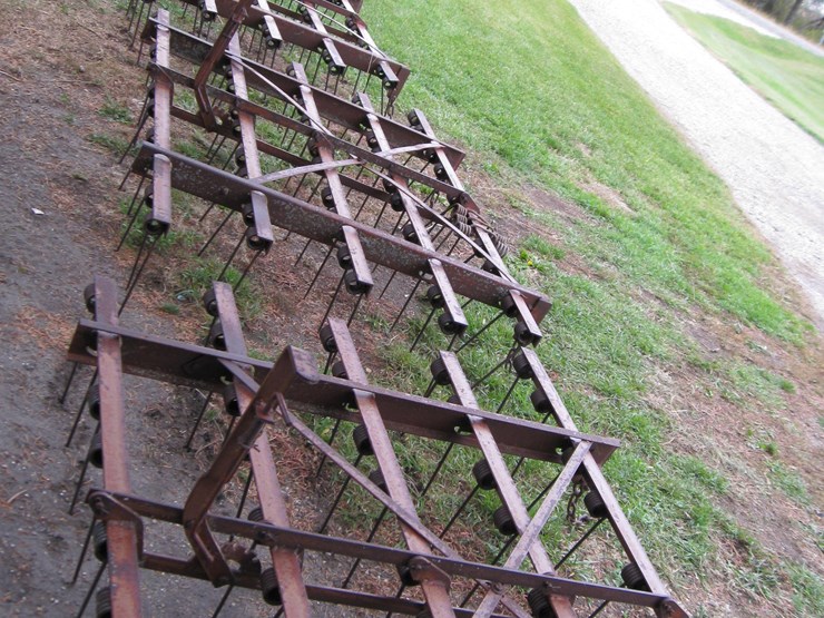 seller-#13.-(5)-6’-harrow-sections-image-1