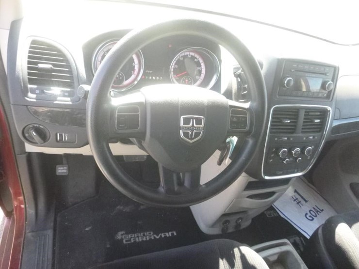 2014-dodge-grand-caravan-image-10