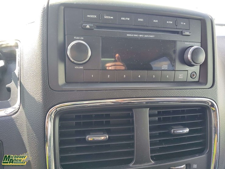 2013-dodge-grand-caravan-se-image-16