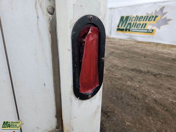 2016-isuzu-npr-image-33