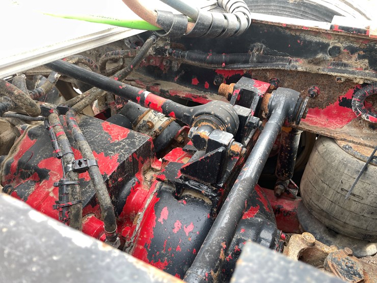 #240-•-2005-kenworth-truck-tractor-(has-mn-title)-(mora,-mn)-image-17