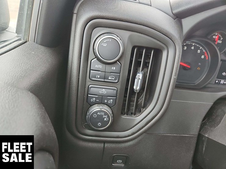 2023-chevrolet-silverado-1500-image-22