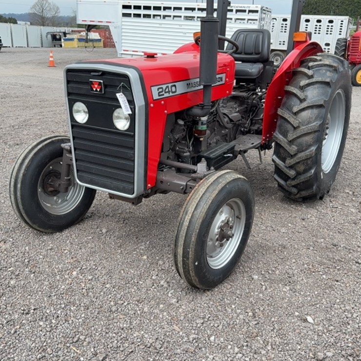 MASSEY-FERGUSON 240