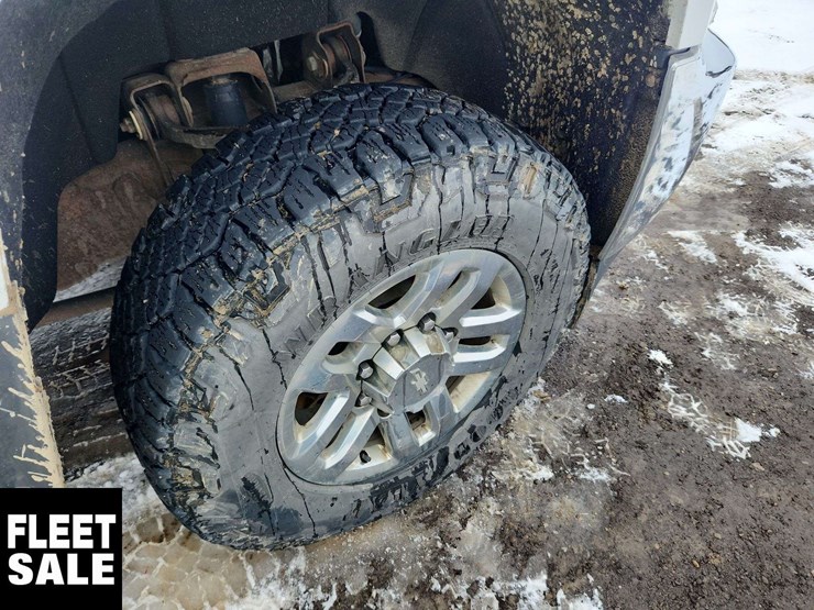 2016-chevrolet-silverado-3500hd-image-31