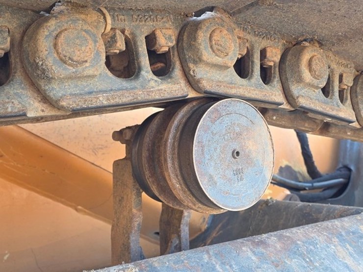 2013-case-850m-image-35