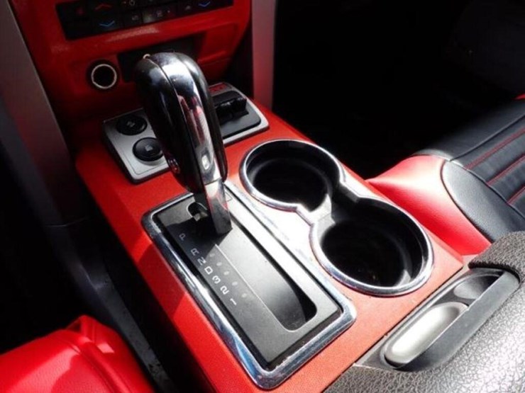 2010-ford-f150-raptor-image-16