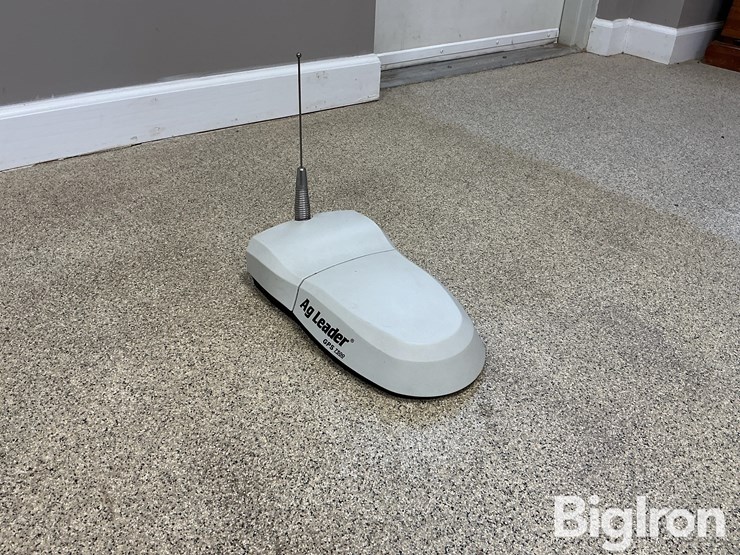 ag-leader-gps-7500-globe-image-3