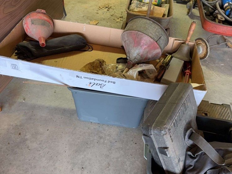 funnel-assortment-and-tool-box-lot-image-3