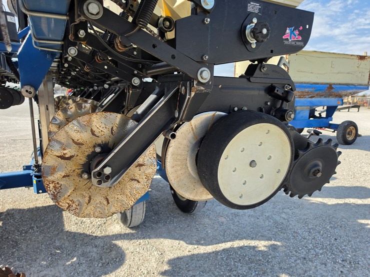 2001-kinze-3500-image-9