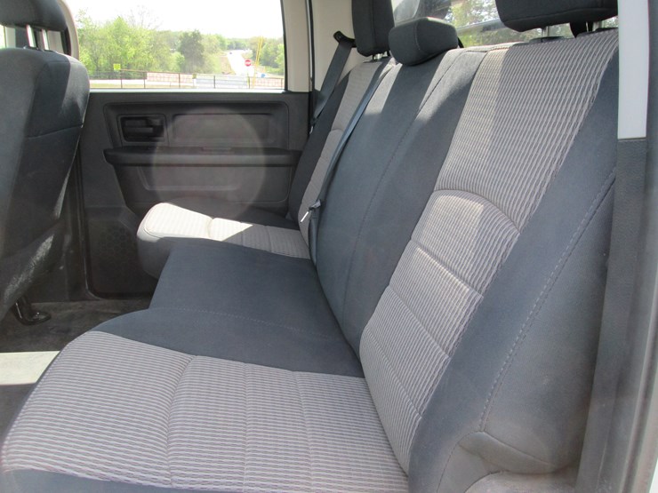 2011-dodge-3500-image-23