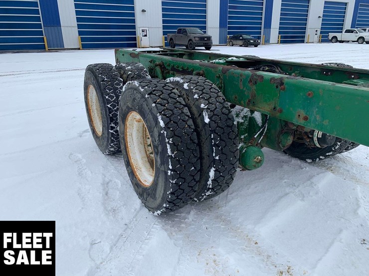 2003-freightliner-fl106-image-7