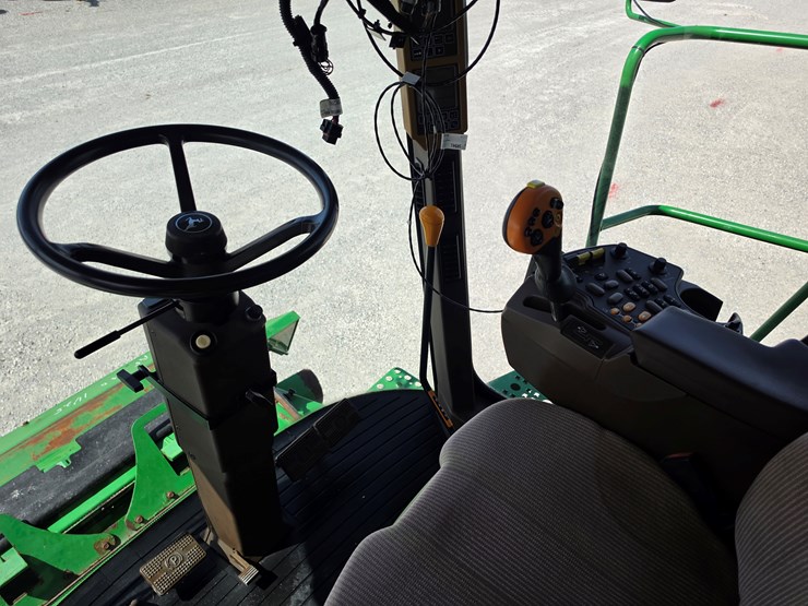 2005-john-deere-9860-sts-image-10