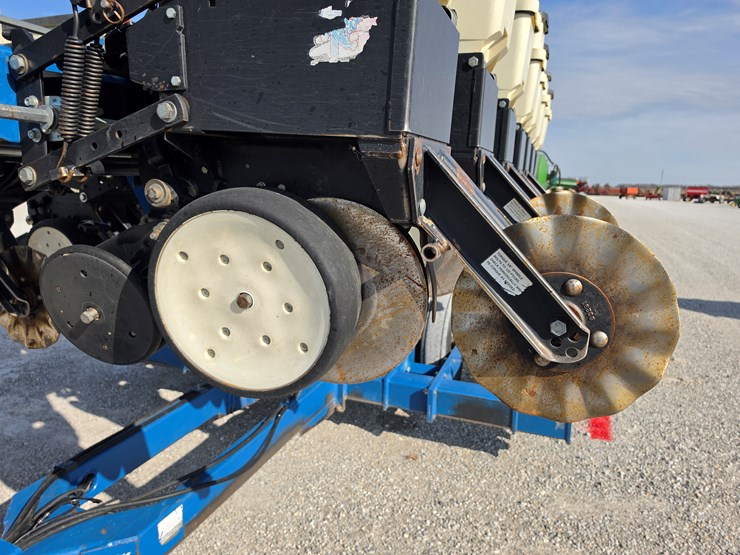 2001-kinze-3500-image-4