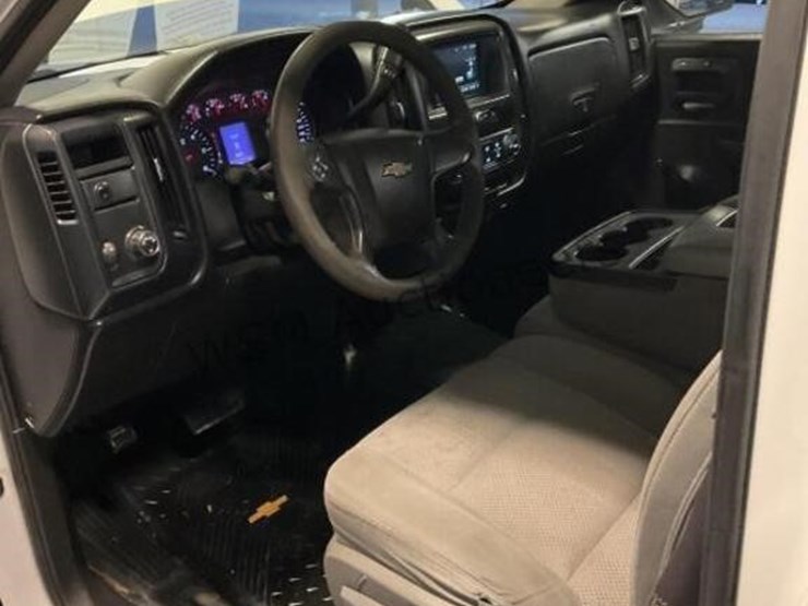 2017-chevrolet-silverado-1500-image-24