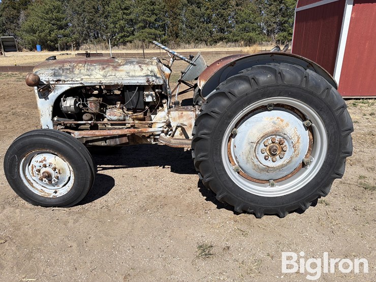 1950-ford-8n-image-8