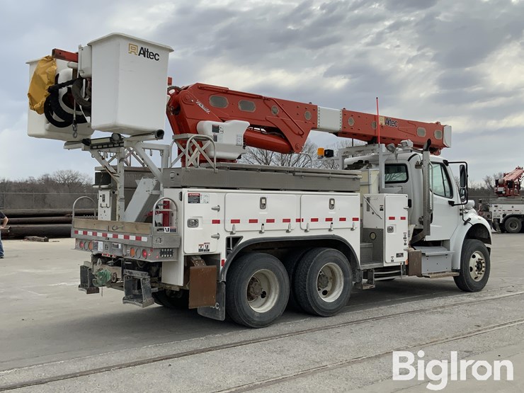 2015-freightliner-m2-106-image-13