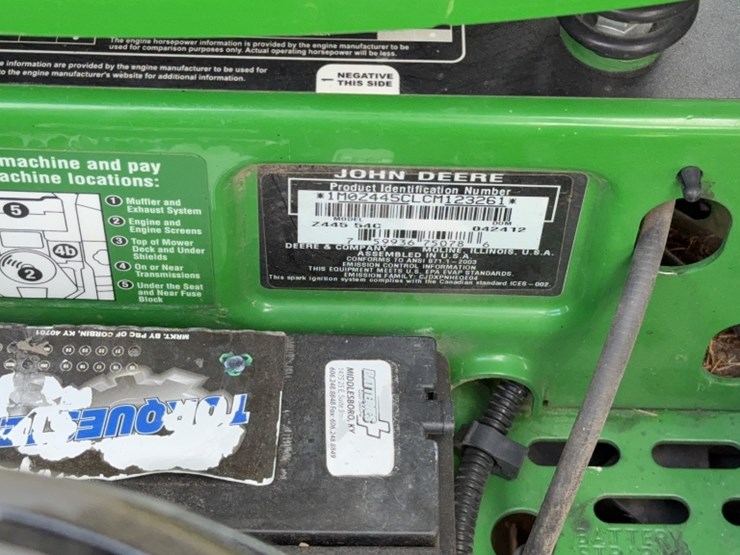 #4063-•-john-deere-eztrak-zero-turn-mower-image-12