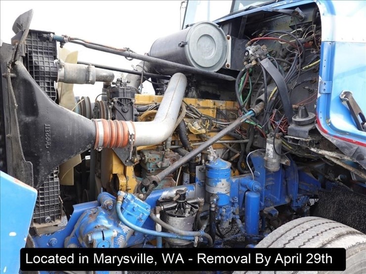 1993-freightliner-fld112-image-7