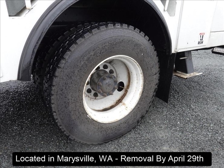 2003-freightliner-fl80-image-34