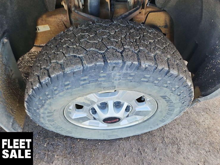 2016-gmc-sierra-2500hd-image-33