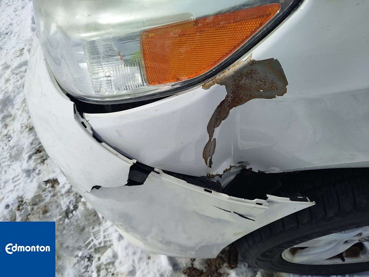 2013-toyota-sienna-image-27