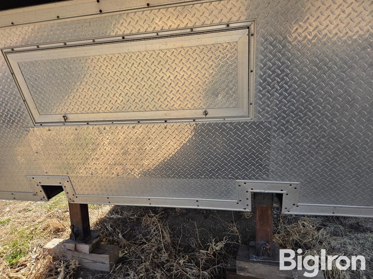 2008-middlebury-t/a-gooseneck-enclosed-trailer-image-16