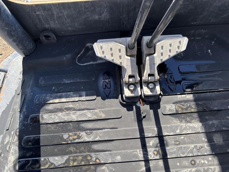 2020-bobcat-e26-image-36