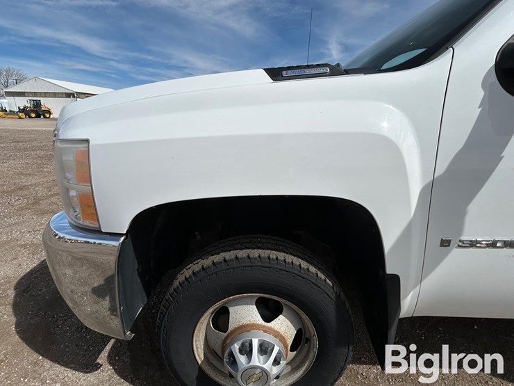 2008-chevrolet-silverado-2500-image-18