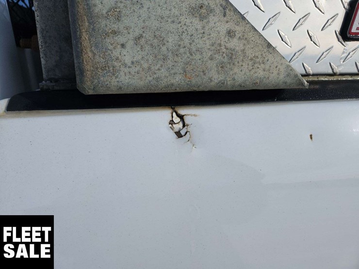 2013-dodge-3500-image-34