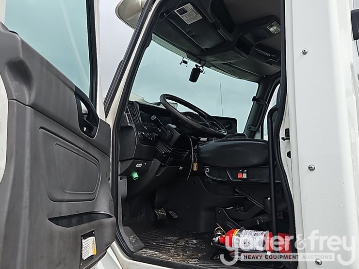 2019-international-lt-image-33