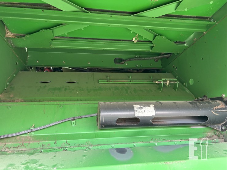 2012-john-deere-s690-image-38