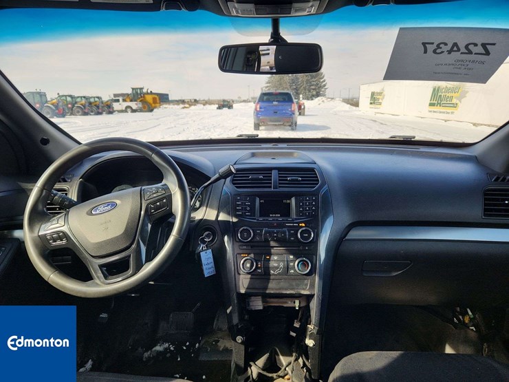 2018-ford-explorer-image-19