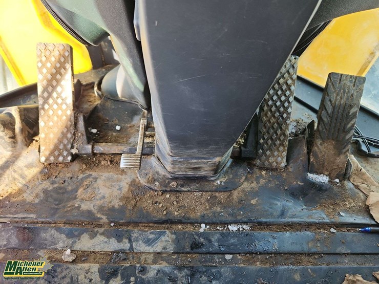 2015-deere-644k-image-26