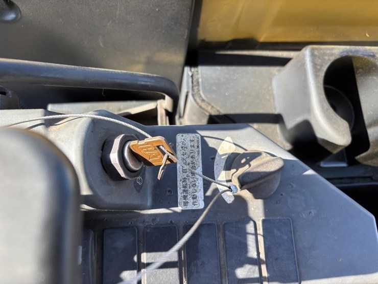 2015-caterpillar-305.5e2-cr-image-33