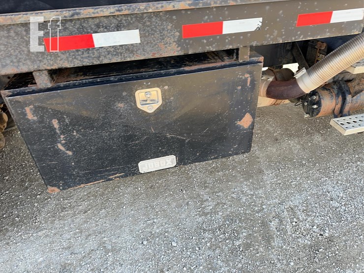 2005-sterling-lt9500-image-20