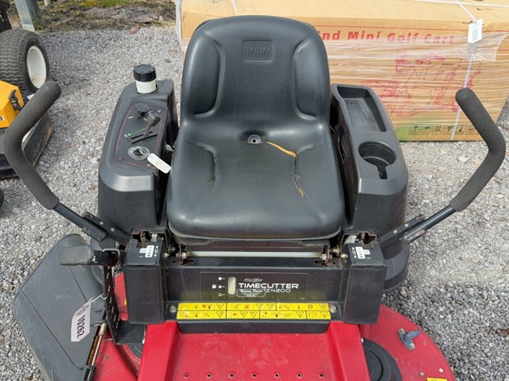 #4064-•-toro-z4200-zero-turn-mower-image-6