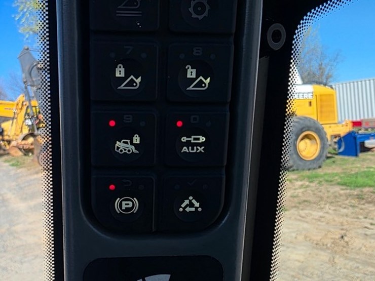 2024-jcb-215-image-60