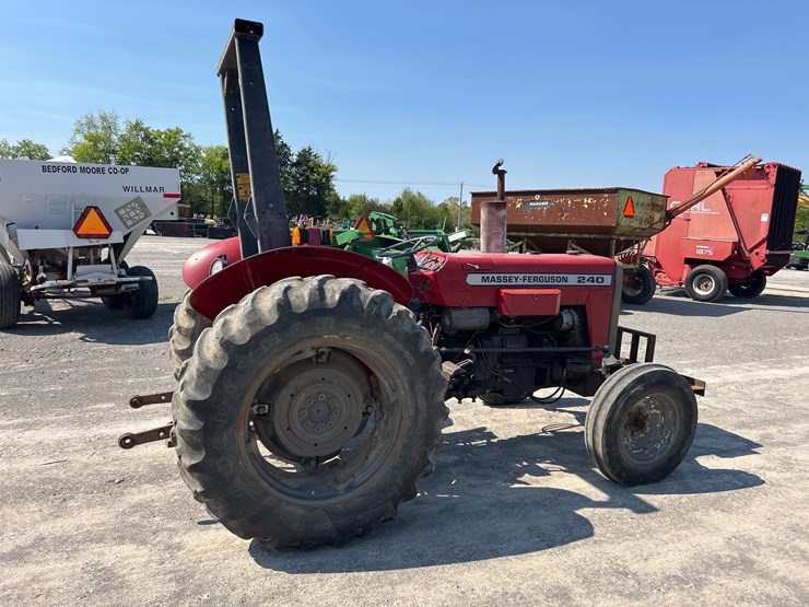 massey-ferguson-240-image-5