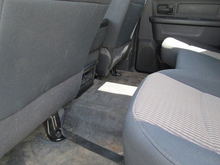 2011-dodge-3500-image-24