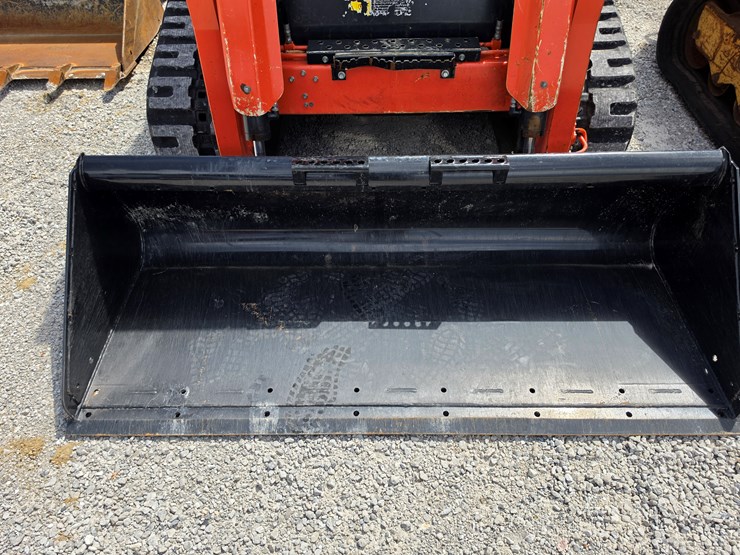 2021-kubota-svl97-2-image-3