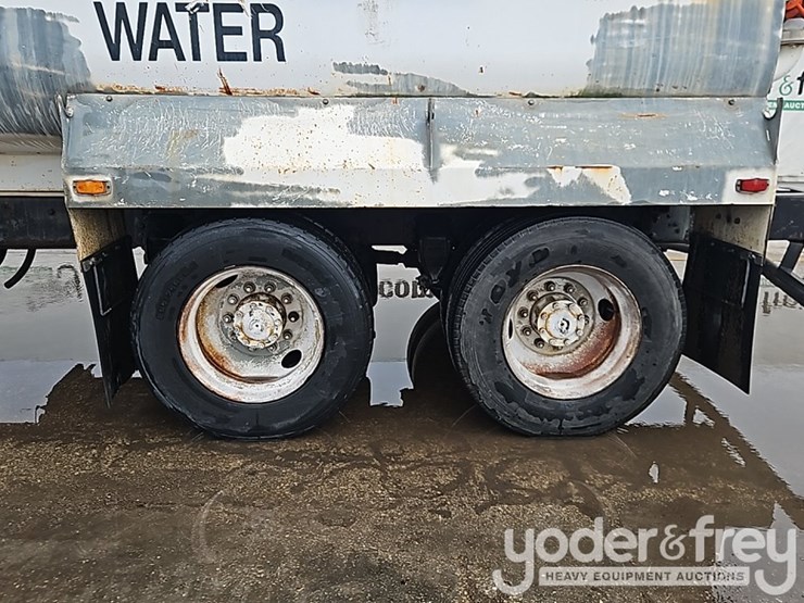 2005-international-8600-image-15