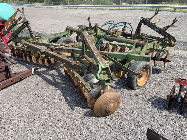 12-john-deere-12-image-3