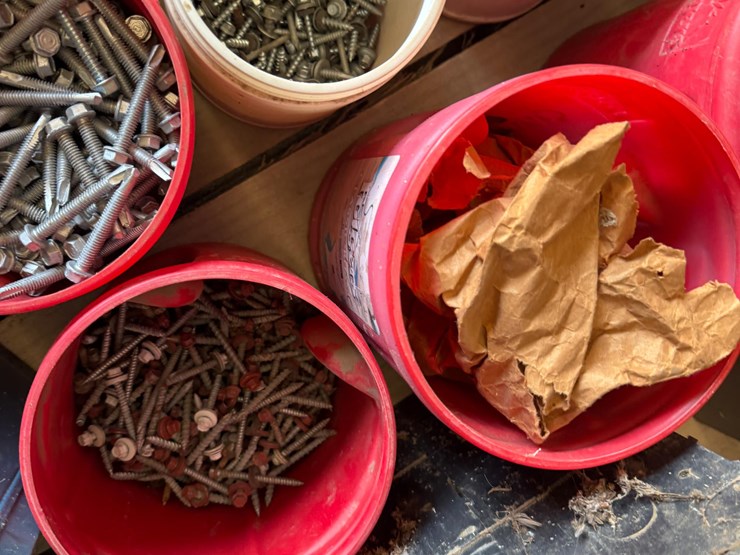 nails/screws/fasteners-image-15