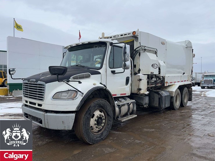 2016-freightliner-m2-106-image-1