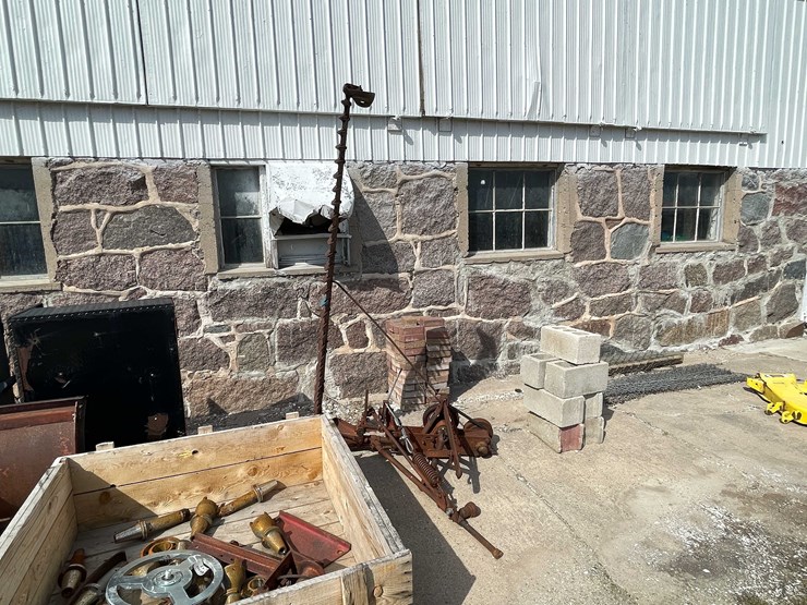 1948-ford-8n-image-33