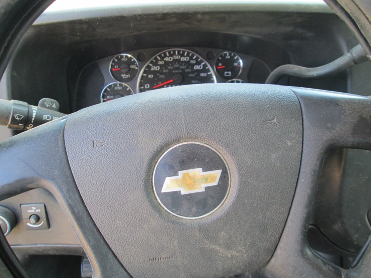 2012-chevrolet-express-g1500-image-33