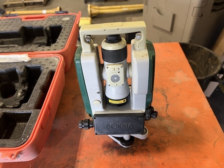 sokia-dt940l-digital-theodolite-image-3